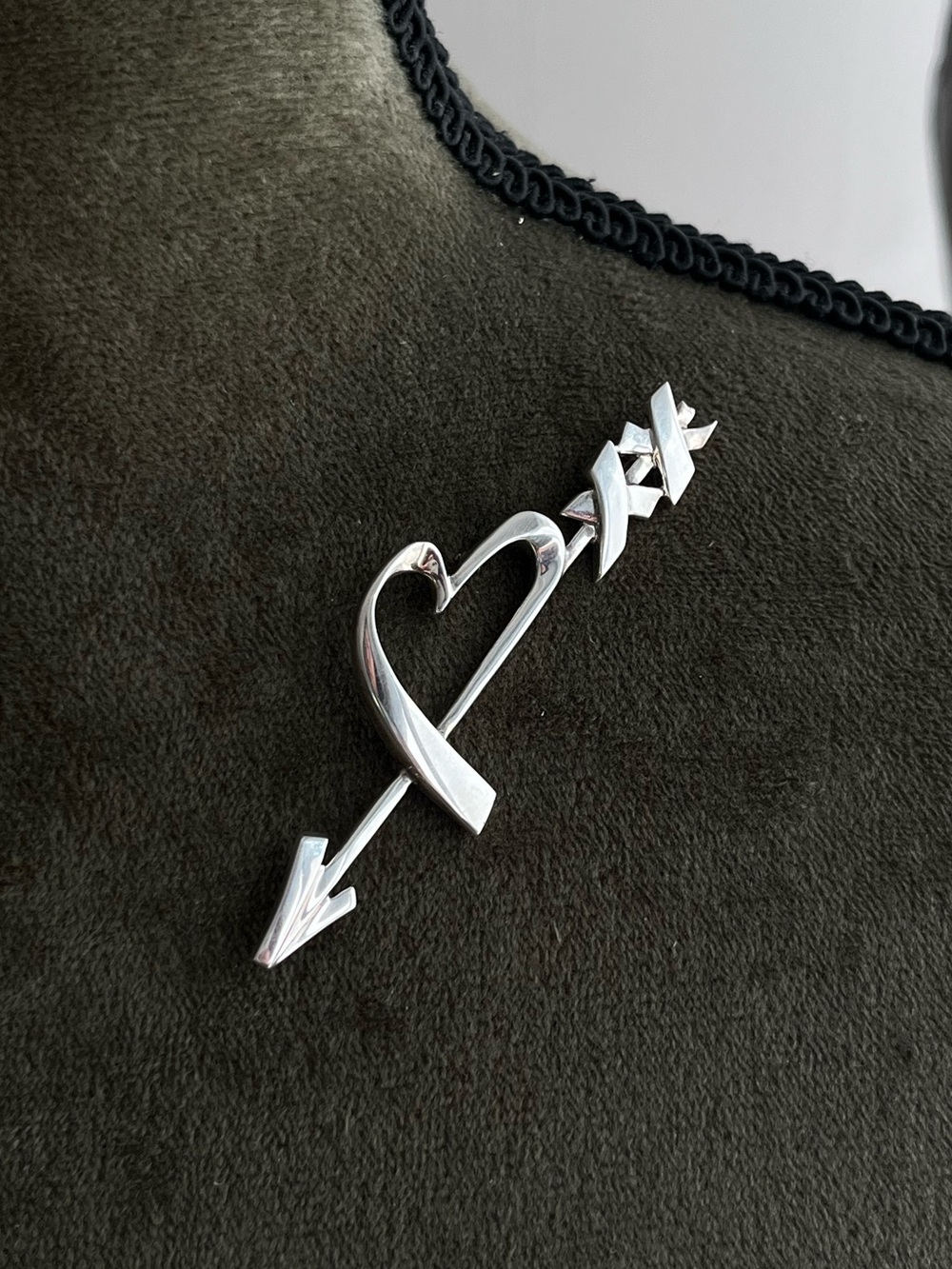 Authentic Tiffany Paloma Picasso Arrow Heart Cross Sterling Silver Brooch Pin